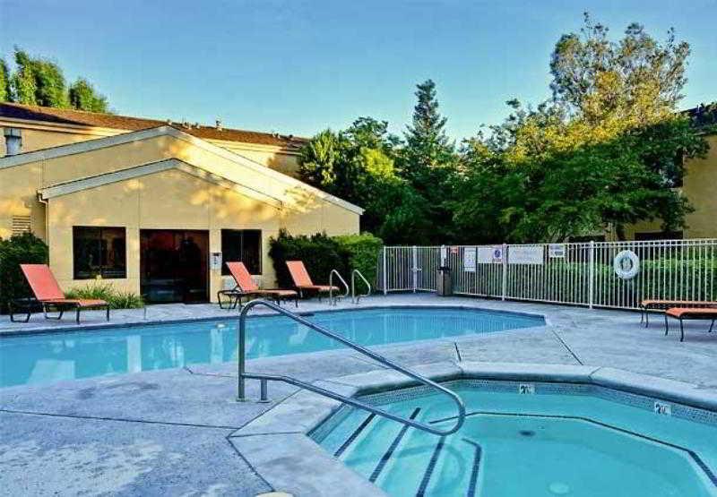Courtyard By Marriott Vacaville Esterno foto
